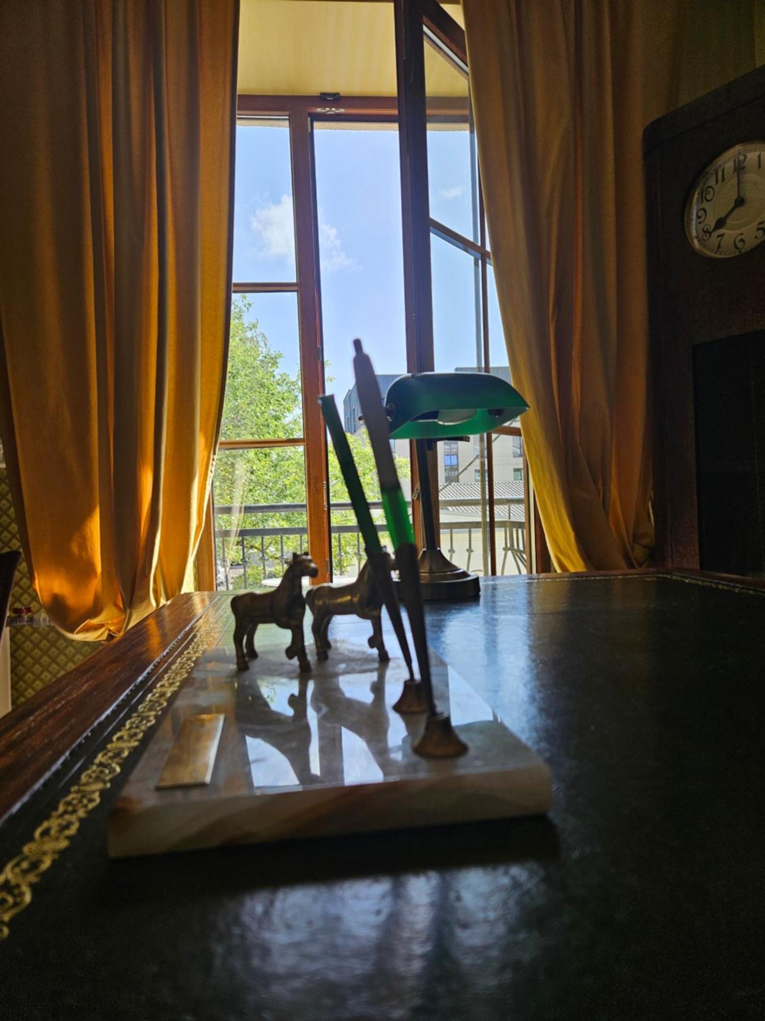 Barrister'S Apartments With Fireplace Шяуляй Экстерьер фото