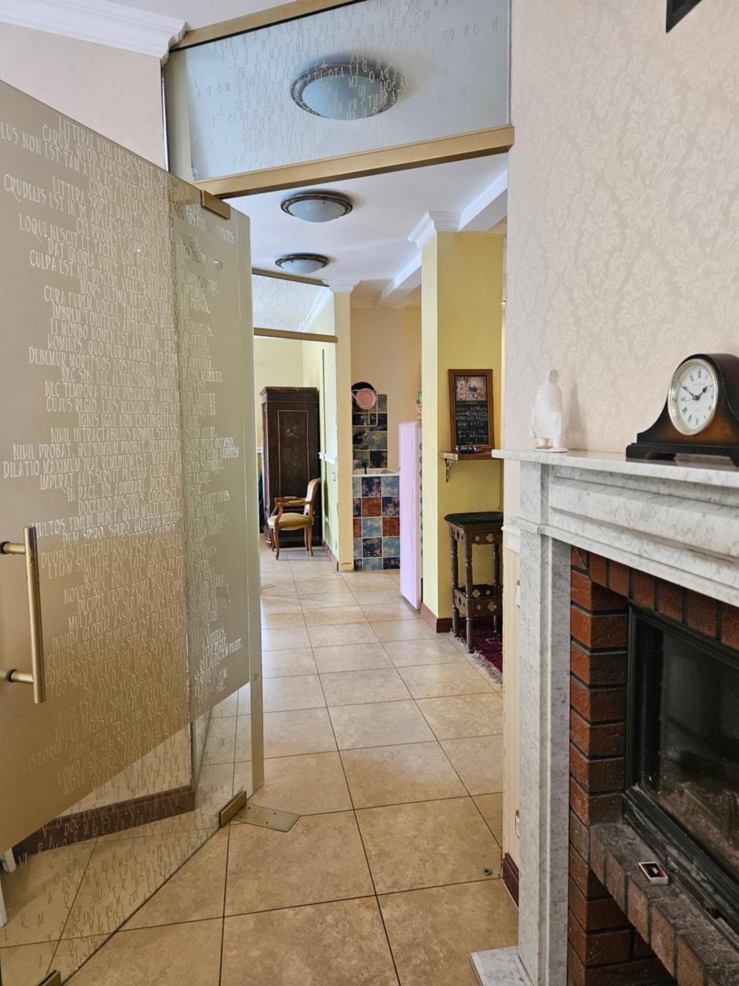Barrister'S Apartments With Fireplace Шяуляй Экстерьер фото