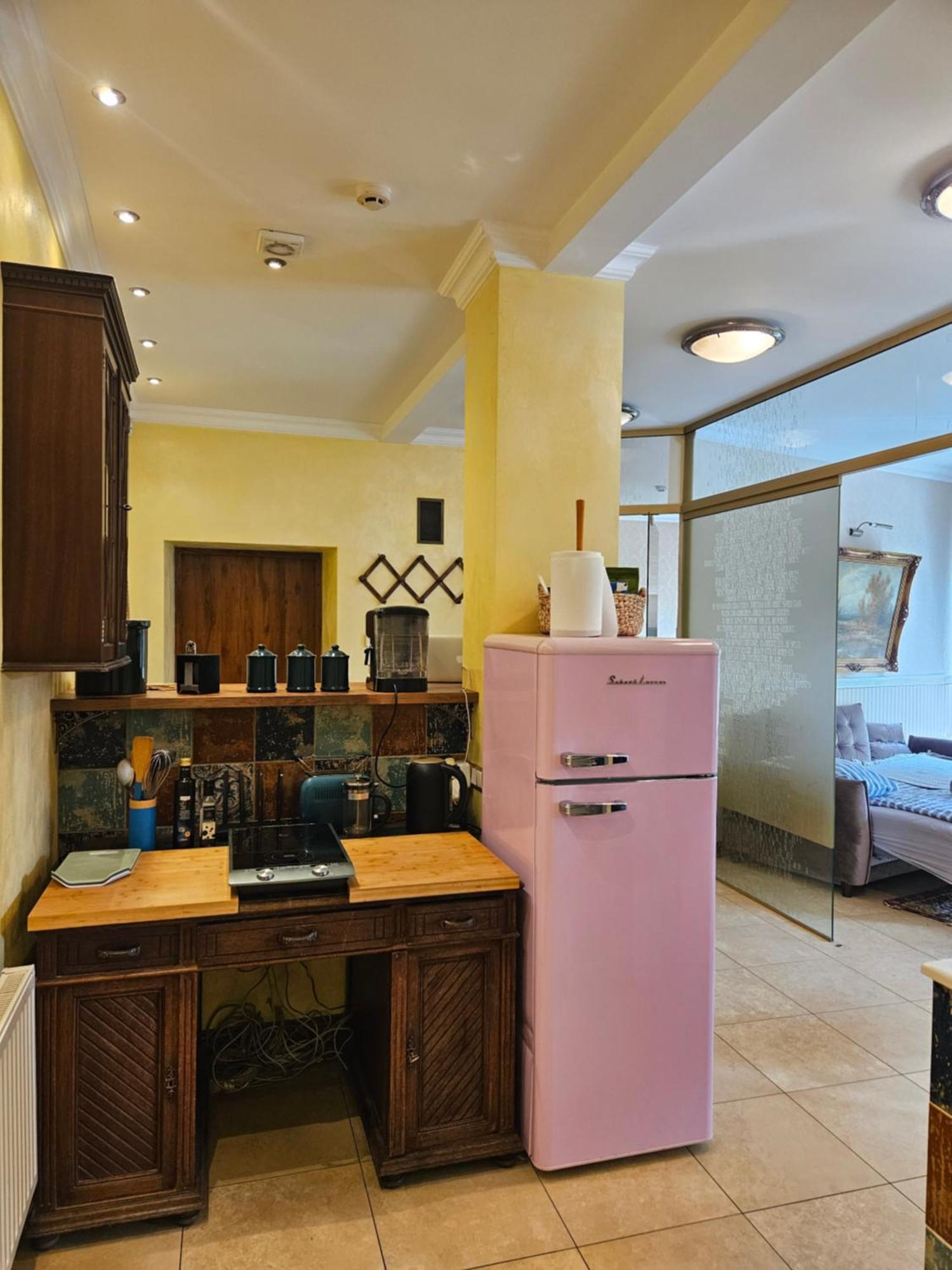 Barrister'S Apartments With Fireplace Шяуляй Экстерьер фото