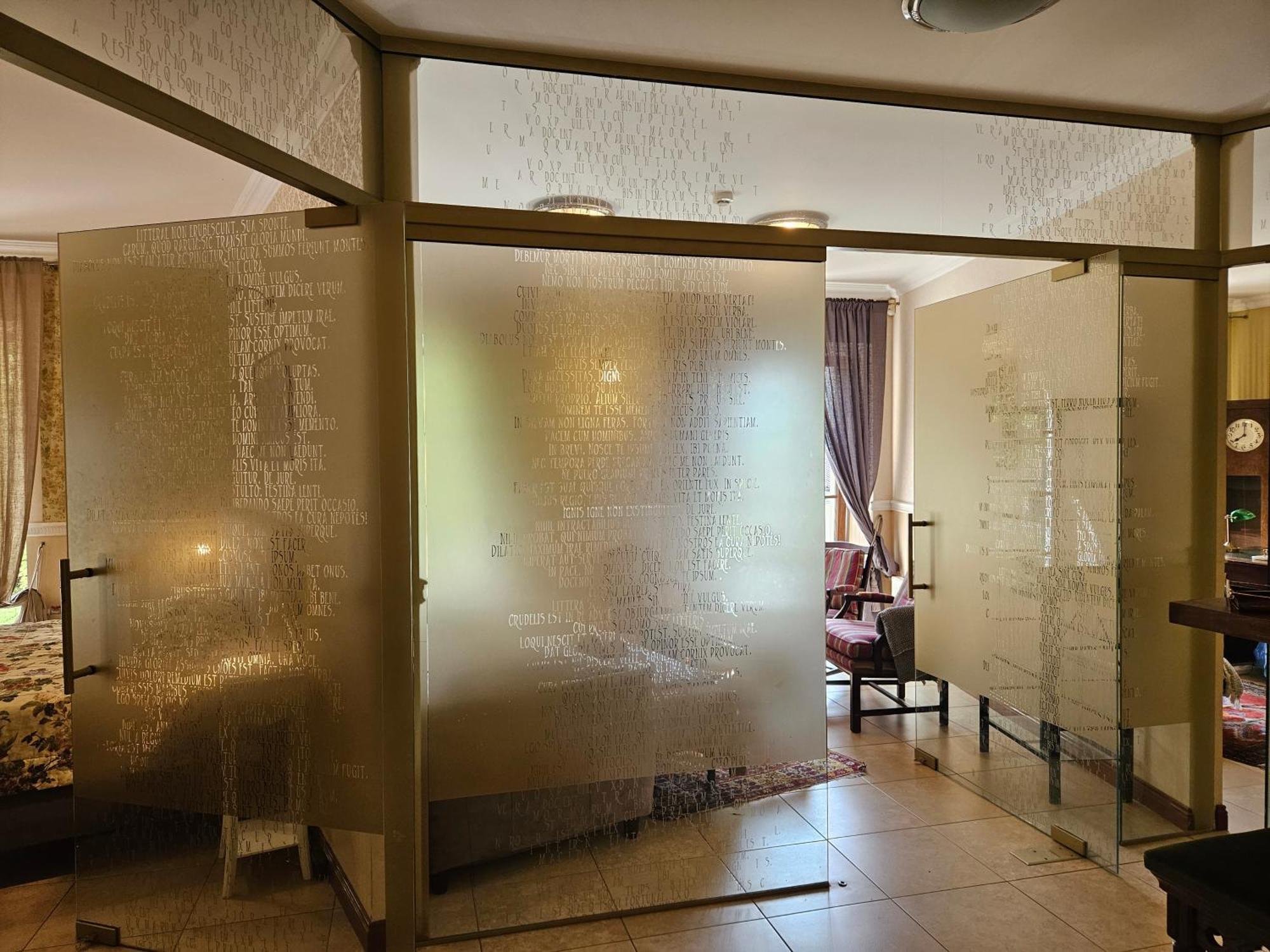Barrister'S Apartments With Fireplace Шяуляй Экстерьер фото